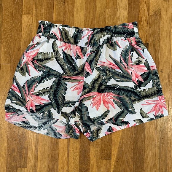 LOFT Pants - *last chance* LOFT | High Waist Tropical Print Shorts - Pink and Green